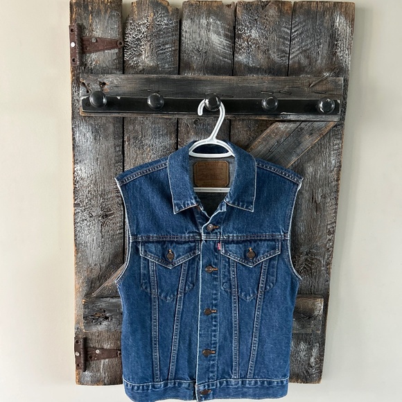 Men's Vintage Levi's Medium Wash Blue Denim Jean Vest - Size Small - Picture 1 of 3